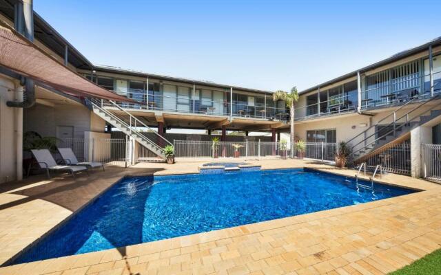 Moonlight Bay Apartments
