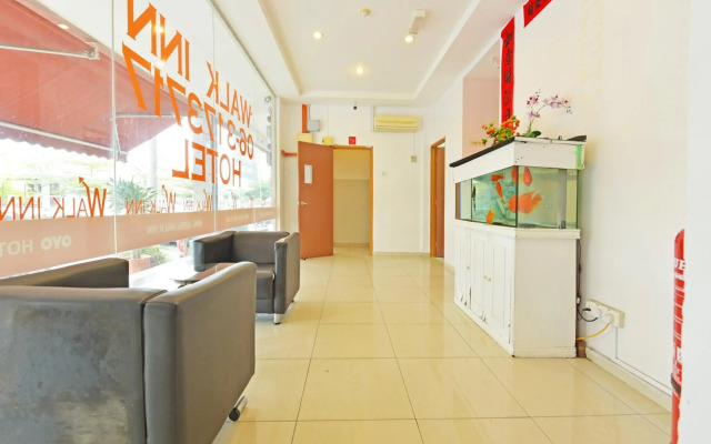 OYO 582 Hotel Walk Inn