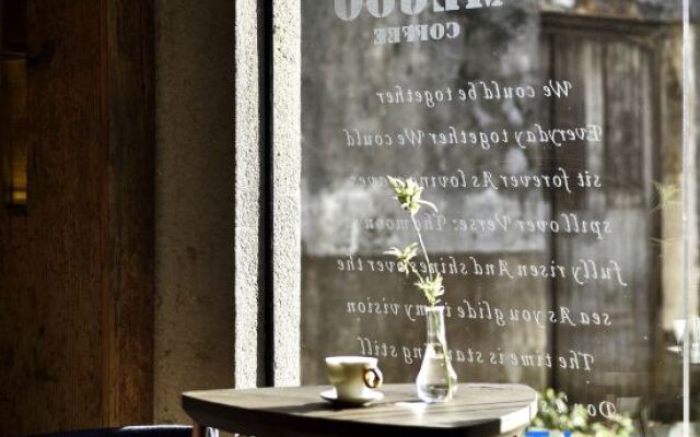 Sansheng Yizhai Hostel