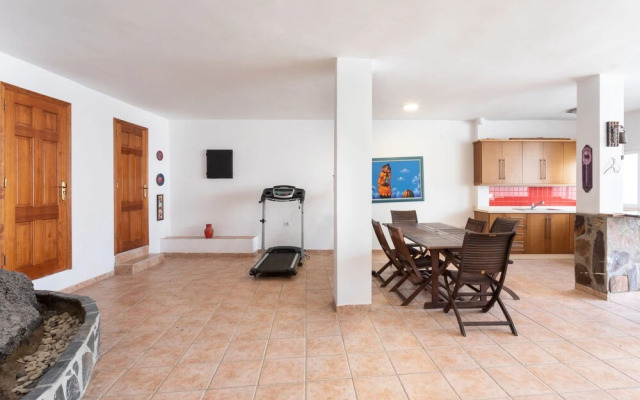 HomeLike Spectacular Luxury Triplex Tabaiba Private Pool