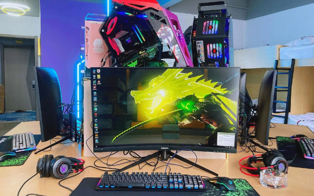 Thunder Fire E-Sports hotel