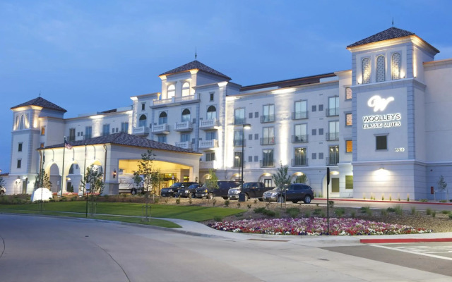 Woolley's Classic Suites Denver Airport