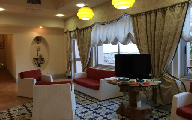 Summit Hotel