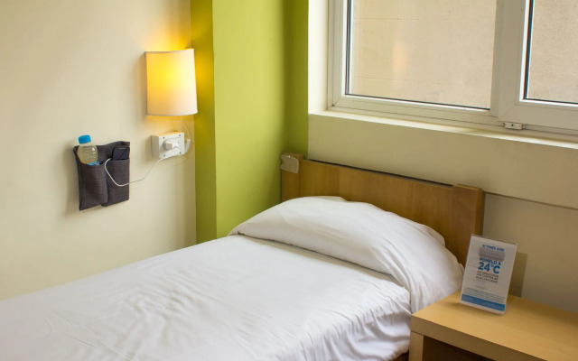 Circus Hotel & Hostel