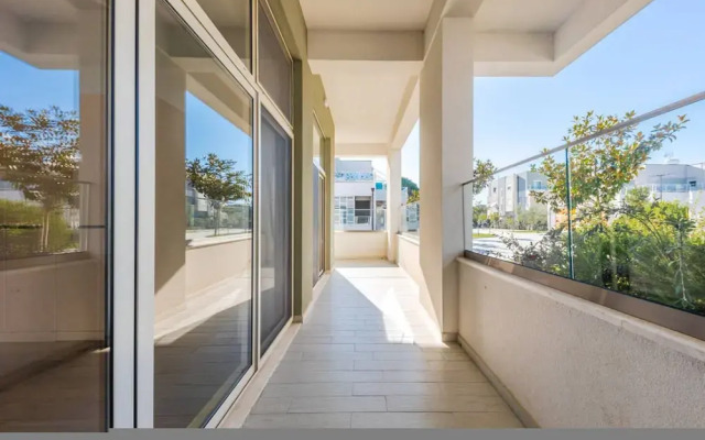 Spacious Apartment by the Beach - Tulipani