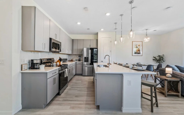 1080 Plantation Lane