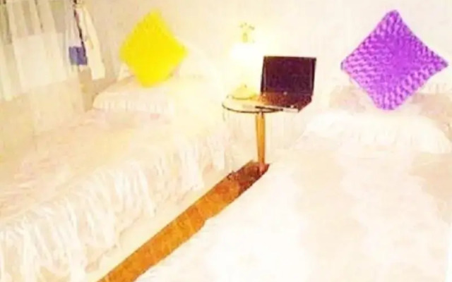 Lucky Hotel - Carlton Group of Hostels