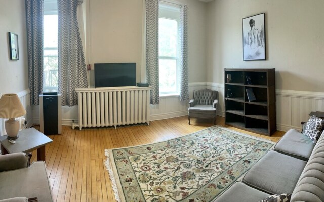 Stratford Suites - 32 Ontario St.