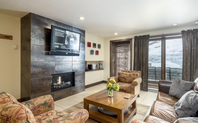 Scandinavian Lodge 03 2 Bedroom Condo by RedAwning