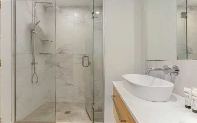 Hobson Quay Apartments by Urban Rest