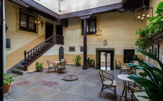 Palacio Mariana Pineda Hotel