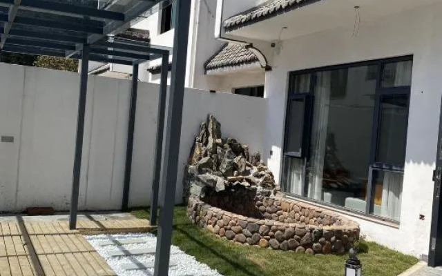 Yuepeng Joy House Inn  (Wuyuan high-speed railway station)