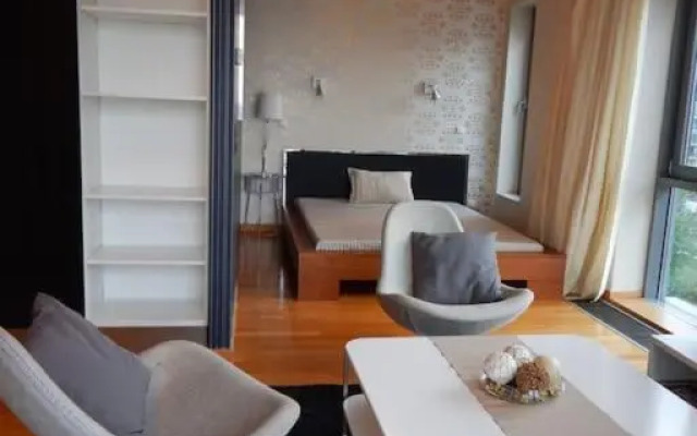 Imádnivaló medencés hotellakás szaunával.