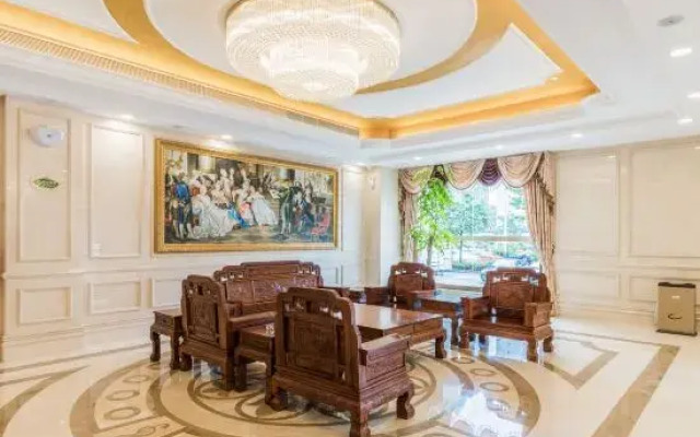 Vienna Hotel (Gaozhou Chengdong Passenger Station)