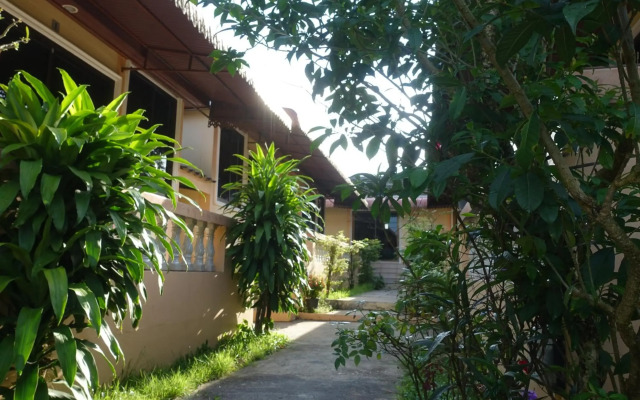 OYO 325 Naiyang Cottage (Vaccinated Staff)