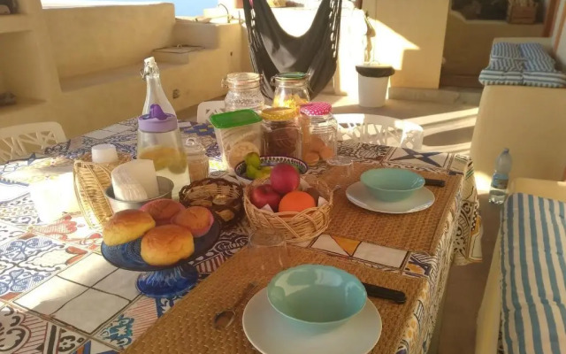 Alicudi Giardino dei Carrubi