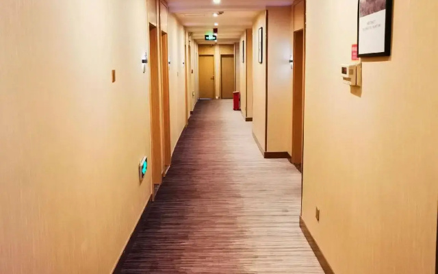 Greentree Inn Wurumuqi South Xinhua Road Hotel