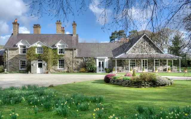 Tyddyn Llan Restaurant with Rooms