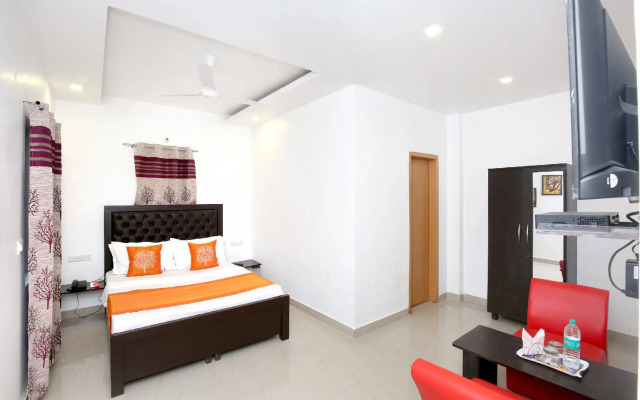 OYO 11885 Silver Plaza