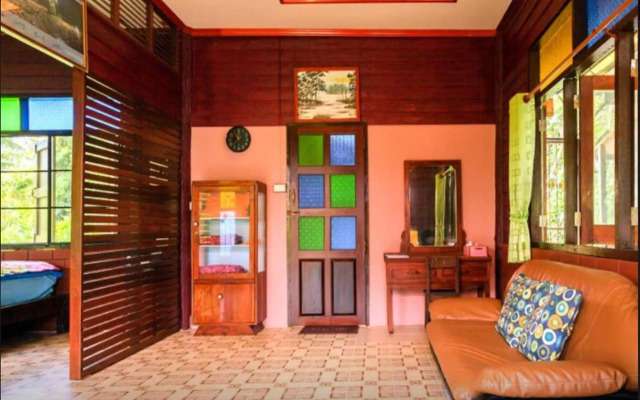 Pop Riverside Homestay