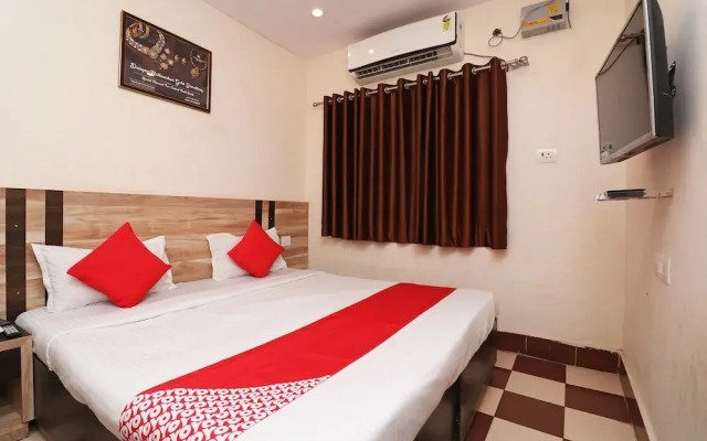 OYO 29826 Central Hotel