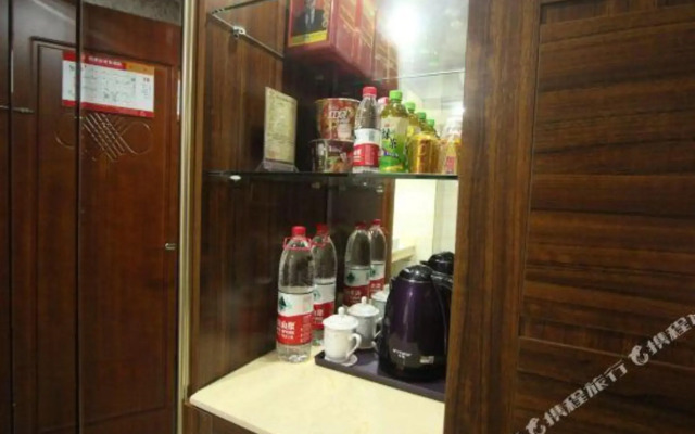 Yuanquan Business Hotel (Foshan Railway Station)
