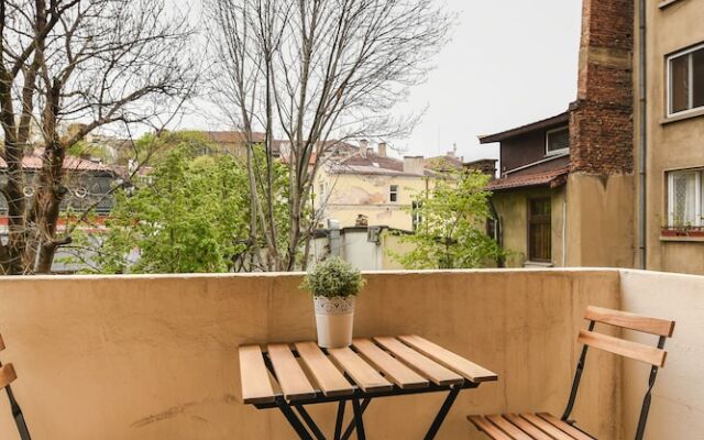 FM Deluxe 1-BDR Apartment - Iconic Donducov Boulevard