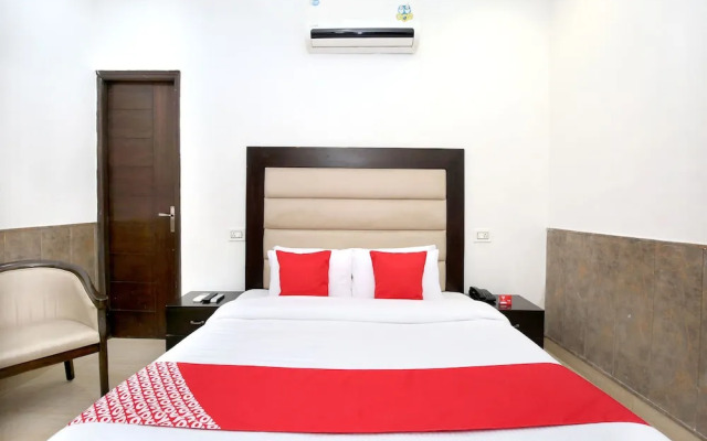 OYO 1355 Hotel Dream
