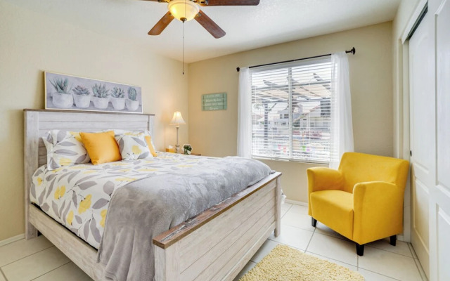 Lakefront Glendale Home w/ Pool, Boat & Fishing!