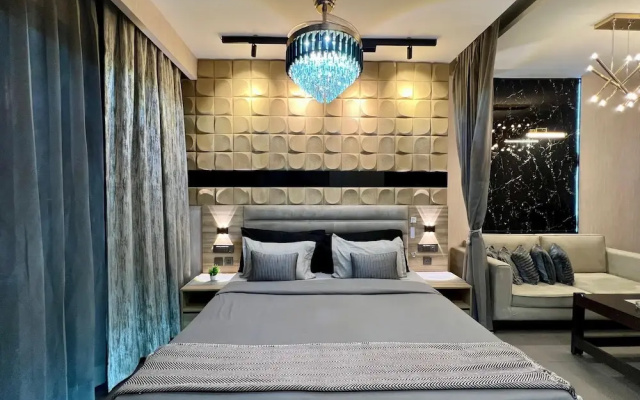 41 Floor River View - TheRoomeraStay