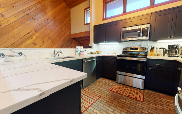 Snowcreek III #415 Condo