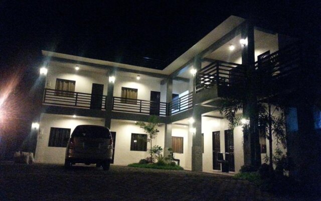 Dolyn Suites