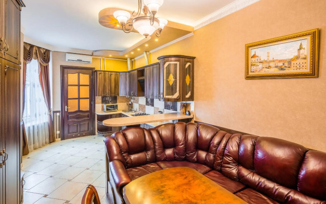 Beautiful apartment D.Galytskogo