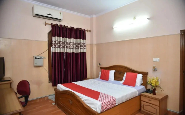 Mid City Hotel by OYO Rooms