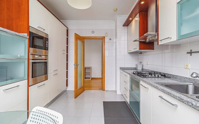 Stylish Stay in Lisbon-Scenic Views
