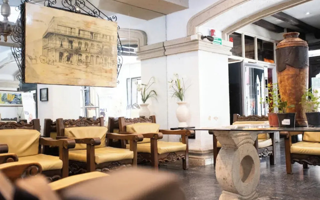 Hotel Colonial
