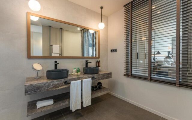 LIVVO Lumm Hotel 