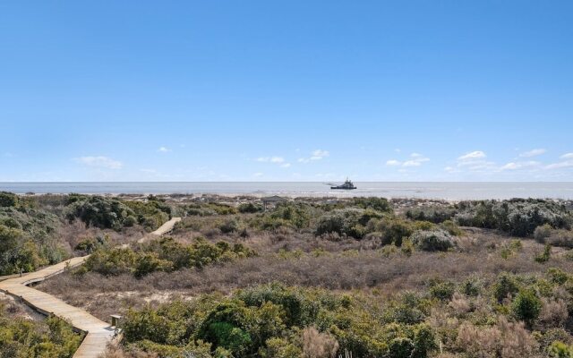 Cypress Hall 6 Bedroom Home by RedAwning