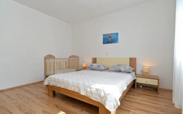 Lovely Flat Just Steps From the Beach