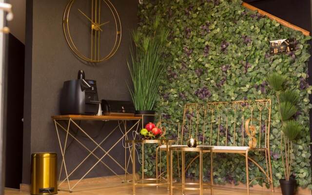 La Finca Luxury Suites Hotel