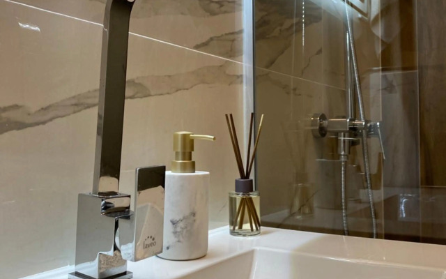 King Milans Apartment