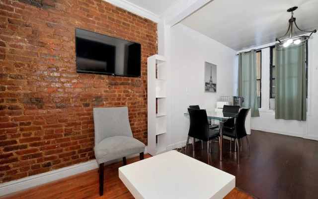 Charming 2BR Apartment Near Times Square