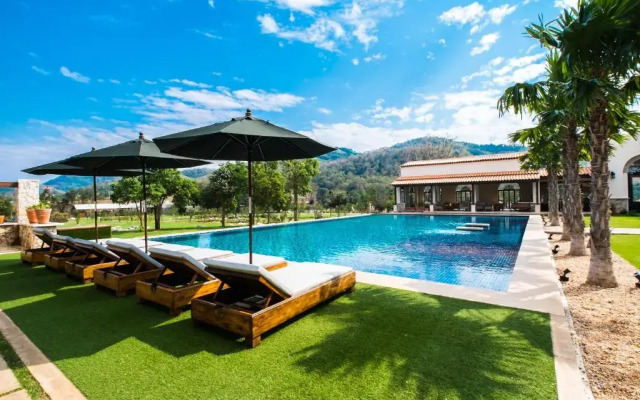 Mela Garden Retreat Cottage