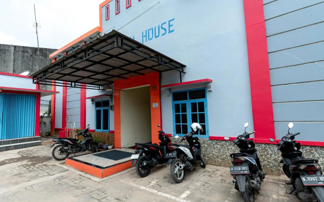 OYO 3767 Permata House