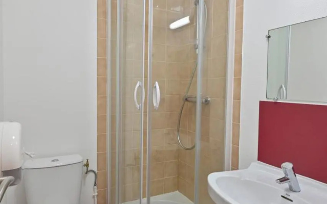 Auberge De Jeunesse D´Orleans Et CRJS
