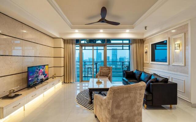 Saigon Suites Collection by Idg in D1