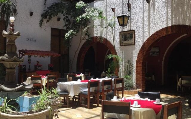 Hotel Villa Real Plaza