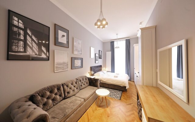 Zagreb IN Central Square Apartment