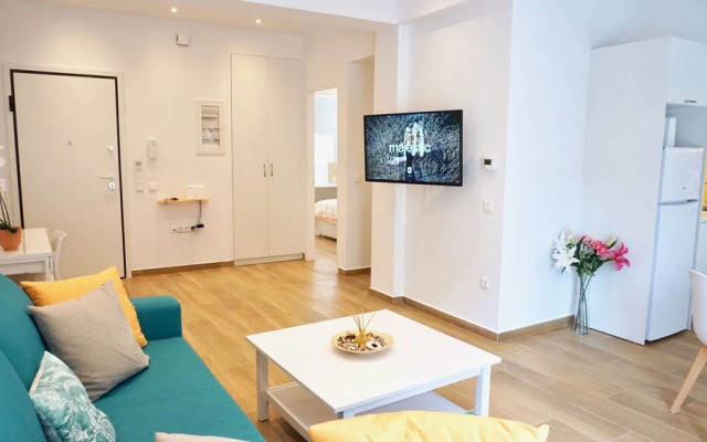 Warm & Spacious Apt in Athens