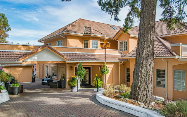 Villa Eyrie Resort